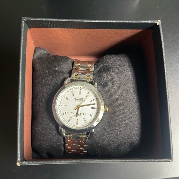 COACH NWT W6060 WOMEN\'S WRISTWACTH TWO TONE STAINLESS STEEL/GOLD QUARTZ main image 5
